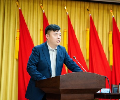洛陽開元集團(tuán)董事長(zhǎng)許明月當(dāng)選為洛陽民建企業(yè)家協(xié)會(huì)第一屆會(huì)長(zhǎng)